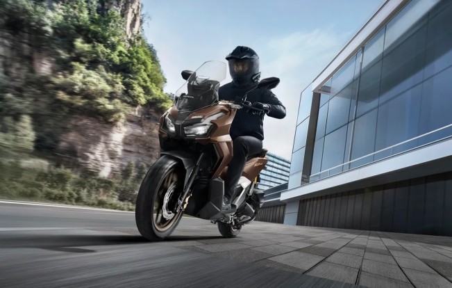 New Honda ADV 160 dengan RoadSync. [Dok. Honda]